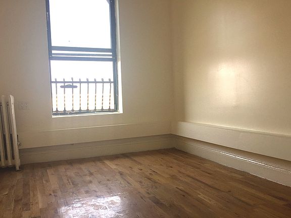 4th image of 18 Irving Ave APT 1A