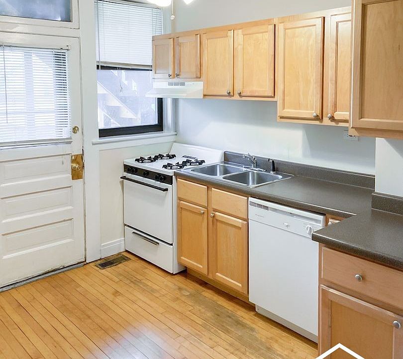 1st image of 1953 W Winnemac Ave APT 1