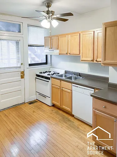 1953 W Winnemac Ave #1 Photo 1