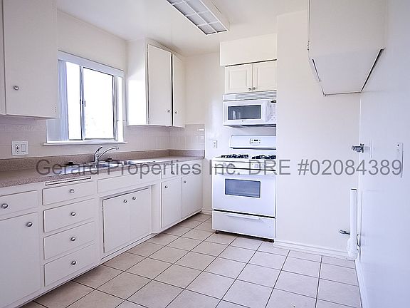 3rd image of 227 S Oak St #227