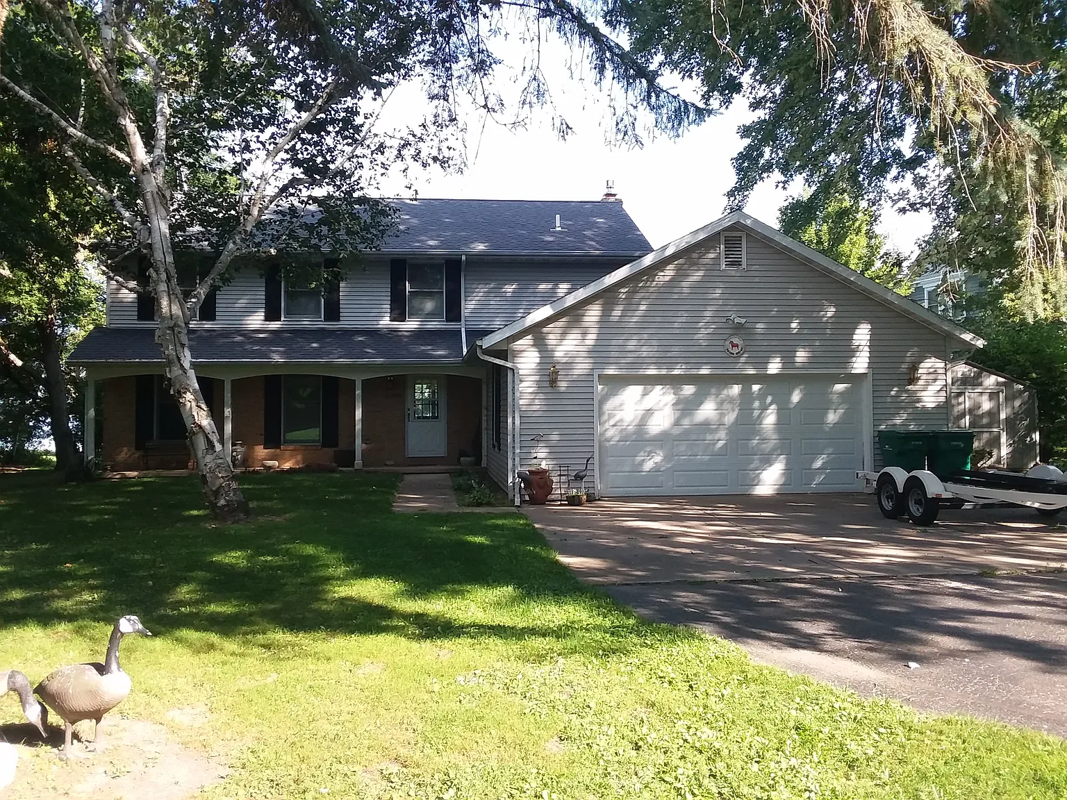 4 bed, 2.5 bath, 2000 sqft, $2,500 — Photo 3
