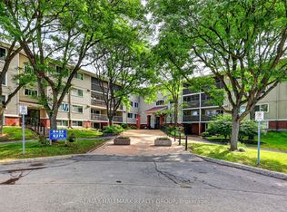 6434 Bilberry Dr #109, Ottawa, ON K1C4P5
