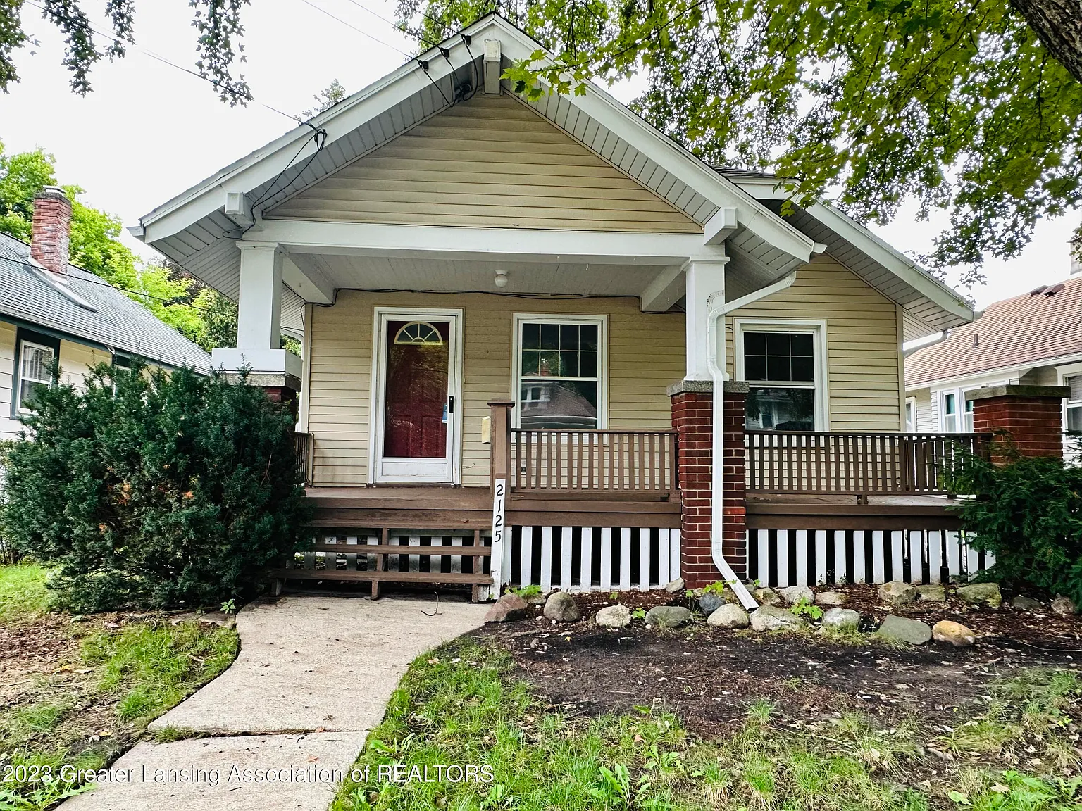 2125 Forest Ave photo 1