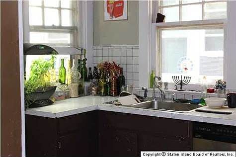 3rd image of 29 Crescent Ave