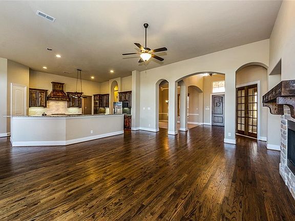 2nd image of 7305 Forest Bend Dr