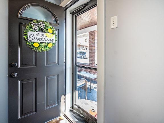 5th image of 4608 Oakwood St