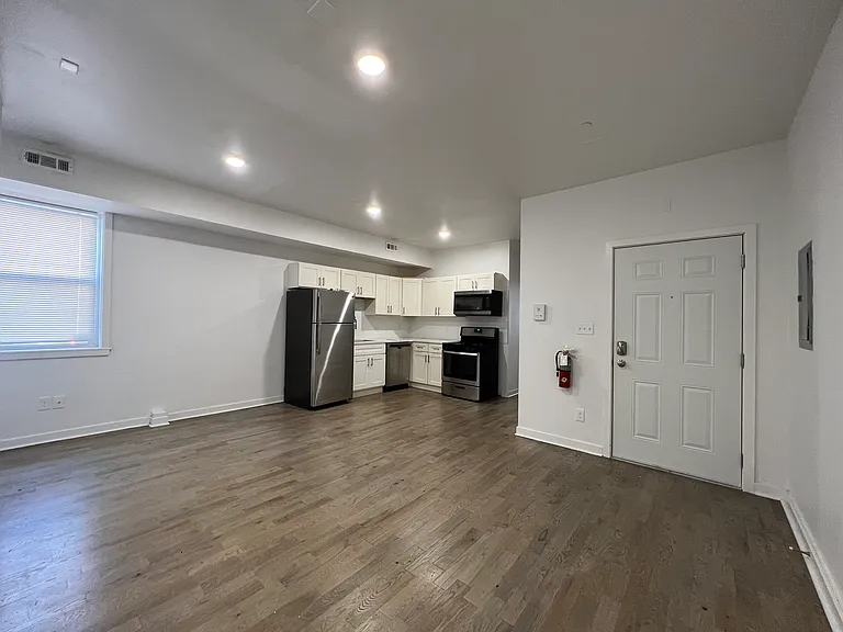 528 N 34th St #1 — Photo 11