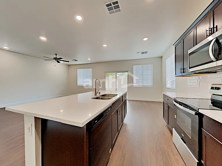 5321 Klinker Brick St — Photo 3