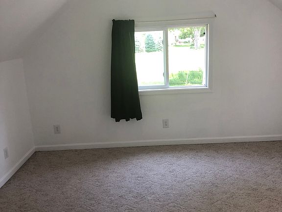 Upstairs Bedroom 1