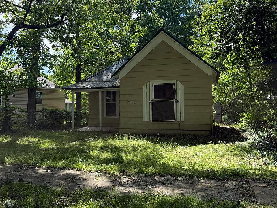 1st image of 807 S Nettleton Avenue