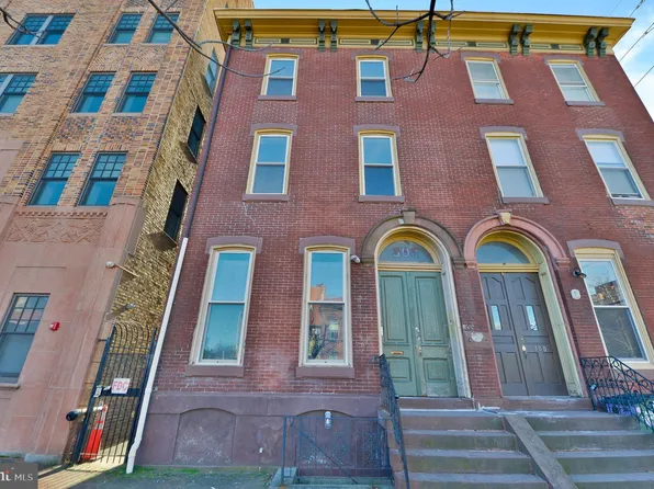 302 Cooper St, Camden, NJ 08102