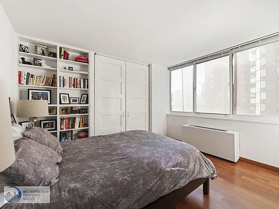 4th image of 404 E 79th St APT 6C
