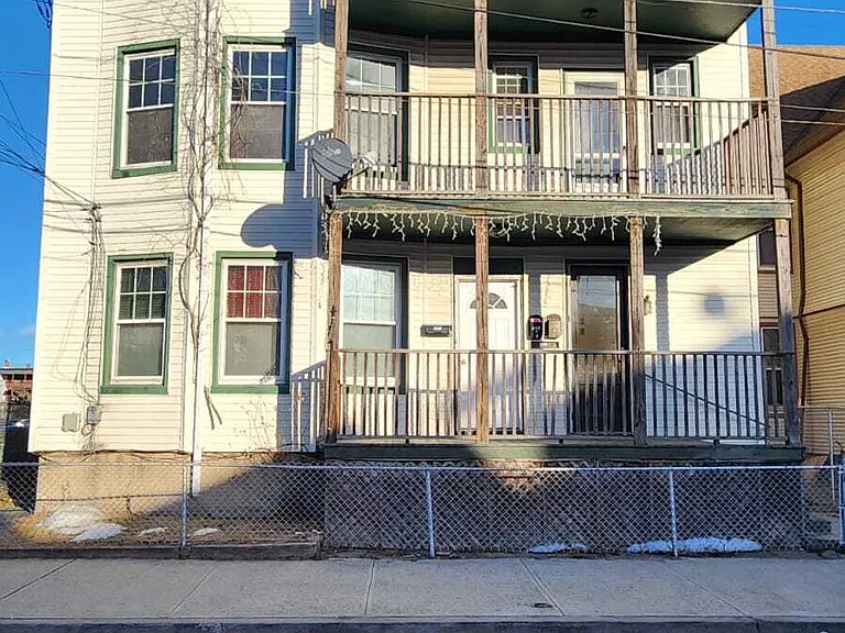 266 Brooks St #2 — Photo 2