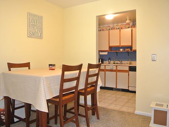 5th image of 245 Brookwood Dr Unit 14