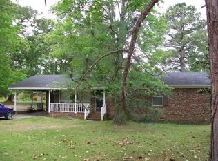 203 Circle Dr, Snow Hill, NC 28580