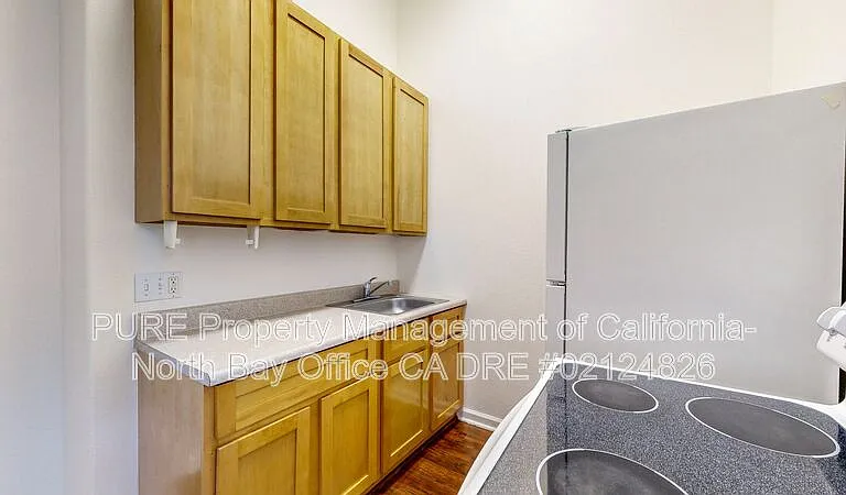 154 Railroad Ave #B — Photo 17