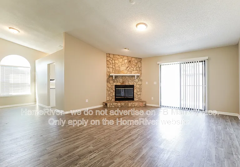 7966 Amandas Crossing Dr E — Photo 3