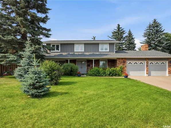 225 Clearwater COURT, Saskatoon, SK S7K 3Y9