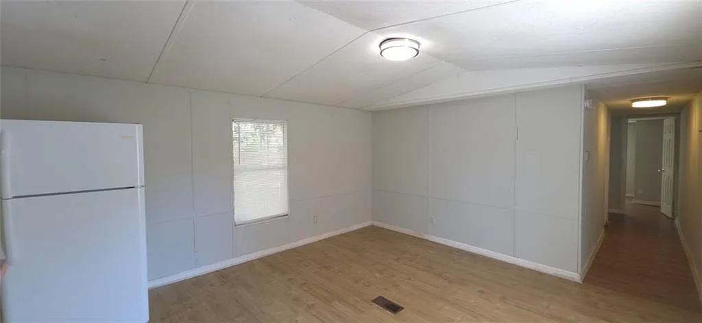 3 bed, 2.0 bath, $999 — Photo 2
