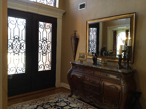 5th image of 3104 Saint Albans Cir