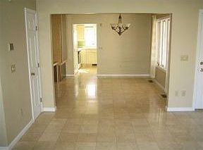4th image of 16 Canary Ct