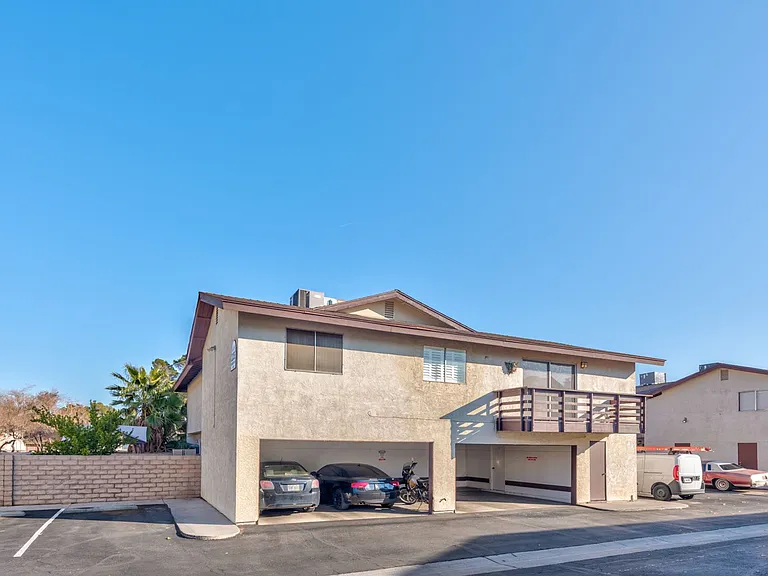 2358 Cardiff Ln #D — Photo 1
