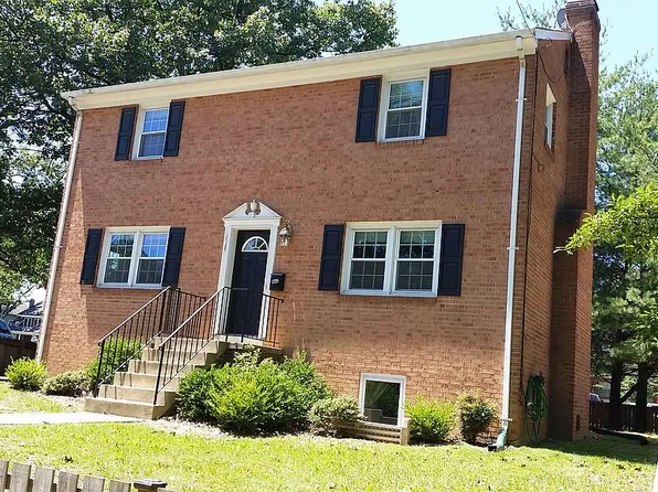 910 N Edgewood St, Arlington, VA 22201