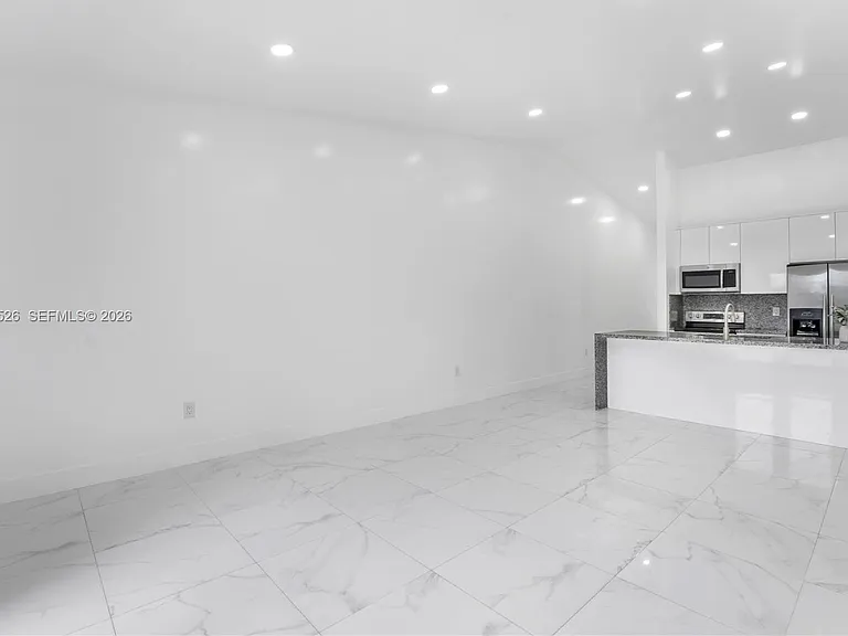 6742 NW 188th Ter #6742 — Photo 6