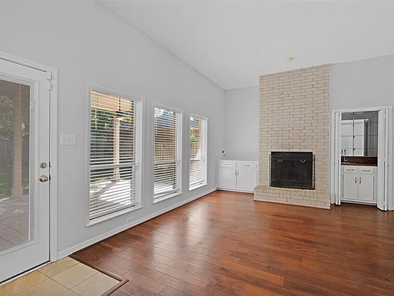 15414 Willow River Dr — Photo 9