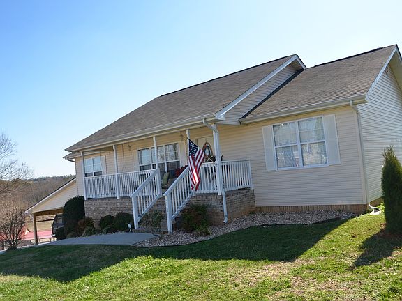 3rd image of 252 Mulberry Ln NE