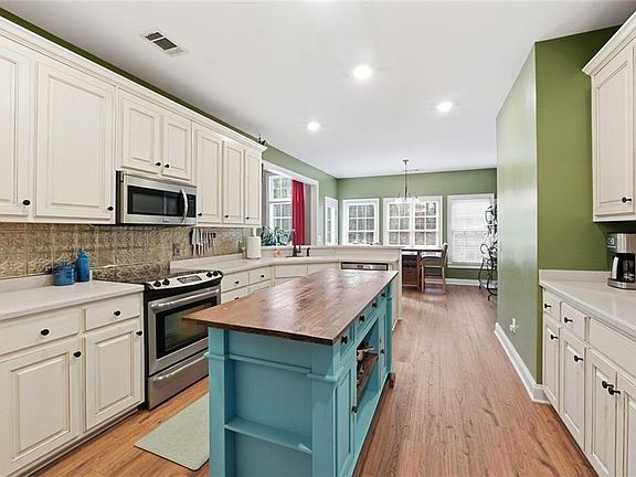 4th image of 2625 Abbey Ridge Rd SW