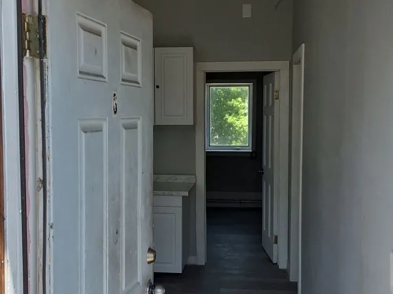 11 Ontario St #A — Photo 8