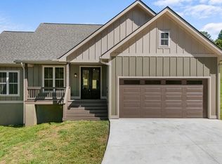 202 Jackson Heights Dr, Franklin, NC 28734