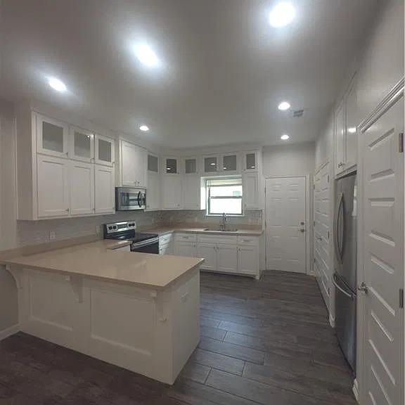1909 W Harrison St #2 — Photo 4