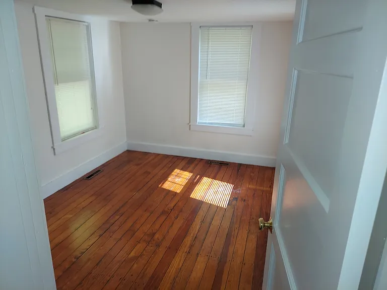 37 Belcher St — Photo 5