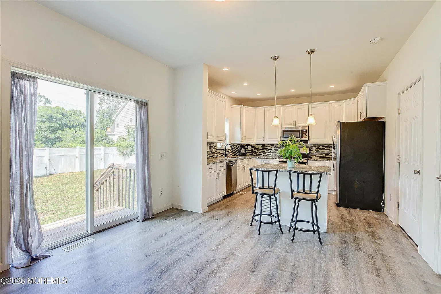 3 bed, 1711 sqft, $3,500 — Photo 3