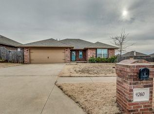 4260 Manhattan Dr, Moore, OK 73160