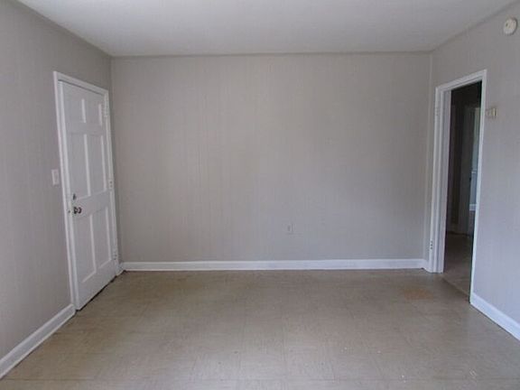 4th image of 3 Dixie Dr #A