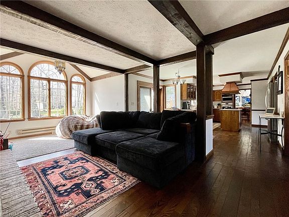 3rd image of 8010 Cliffview Dr