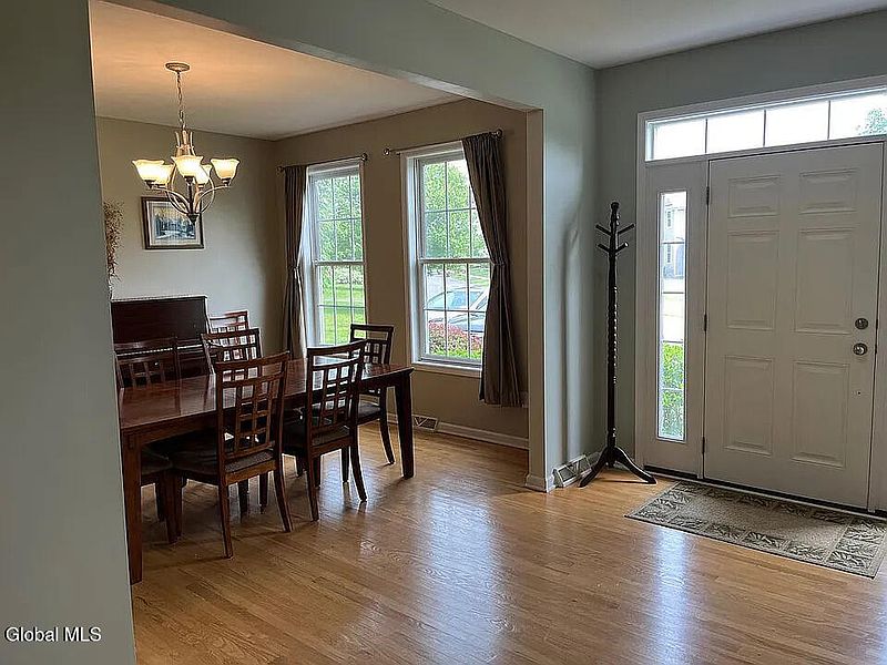 4th image of 23 Avendale Drive