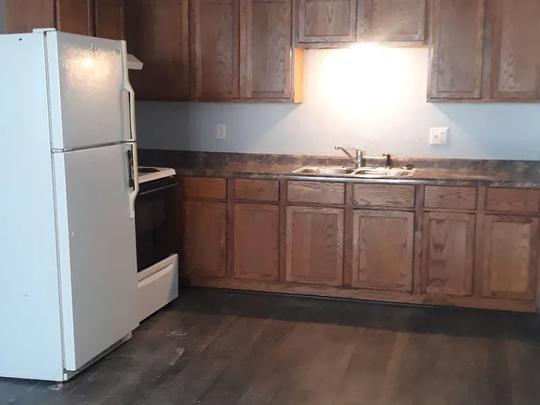 100 Monroe Ave — Photo 3
