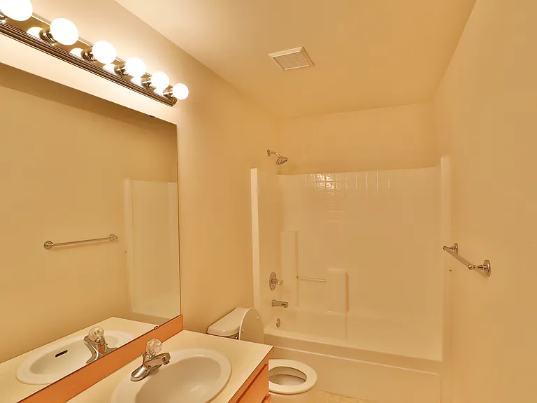 518 227th Ln NE — Photo 13