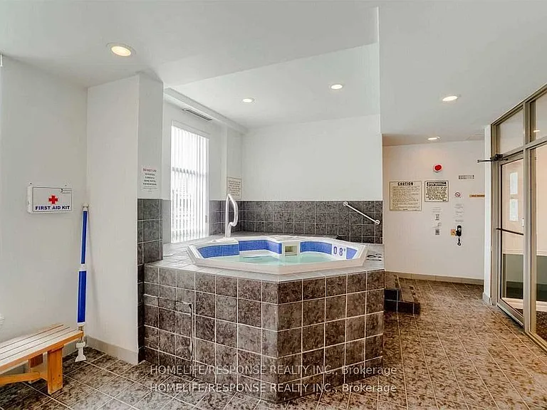 1720 Eglinton Ave E #LPH8 — Photo 7