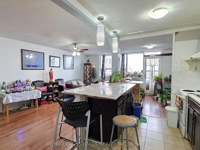180 Markham Rd #921 — Photo 21