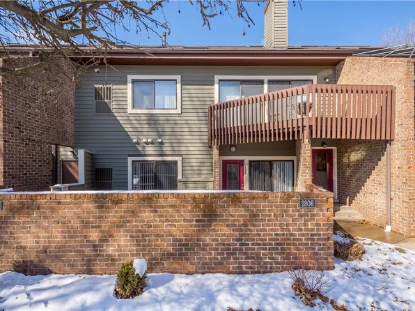 2805 Leona Ln, Coraopolis, PA 15108