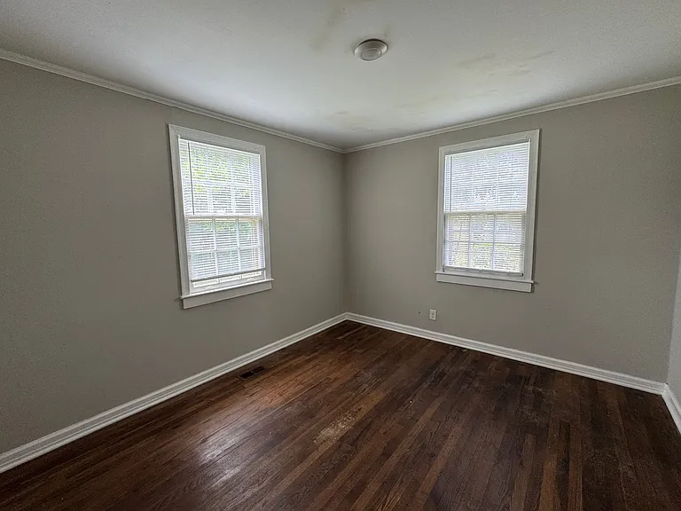 1330 Macon Ave — Photo 9