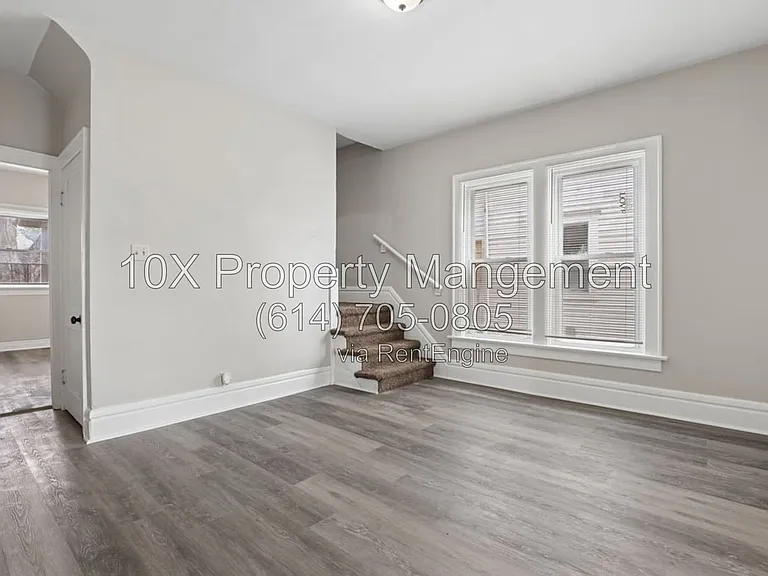 132 S Richardson Ave — Photo 8