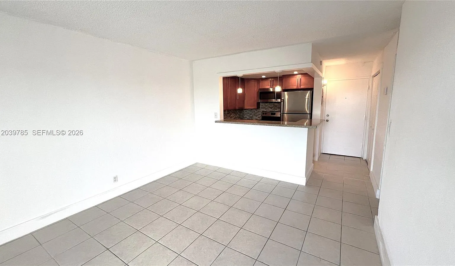 Yolanda Villas Condo — Photo 3