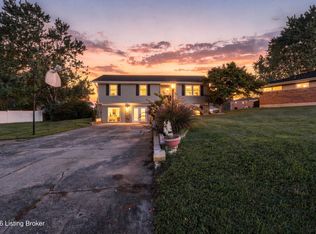 2304 Stephan Ln, Louisville, KY 40214