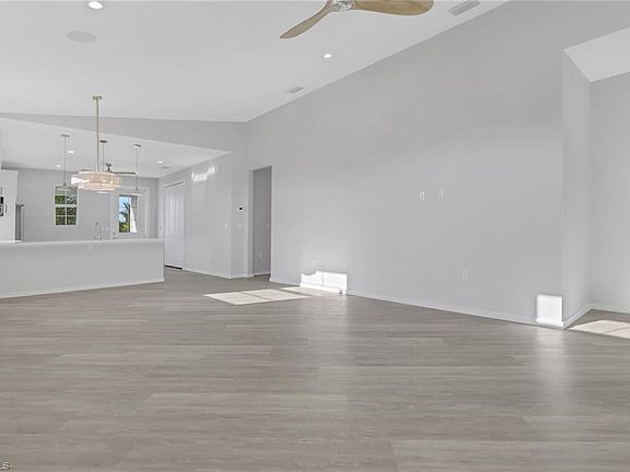 4th image of 3500 Croton RD #101